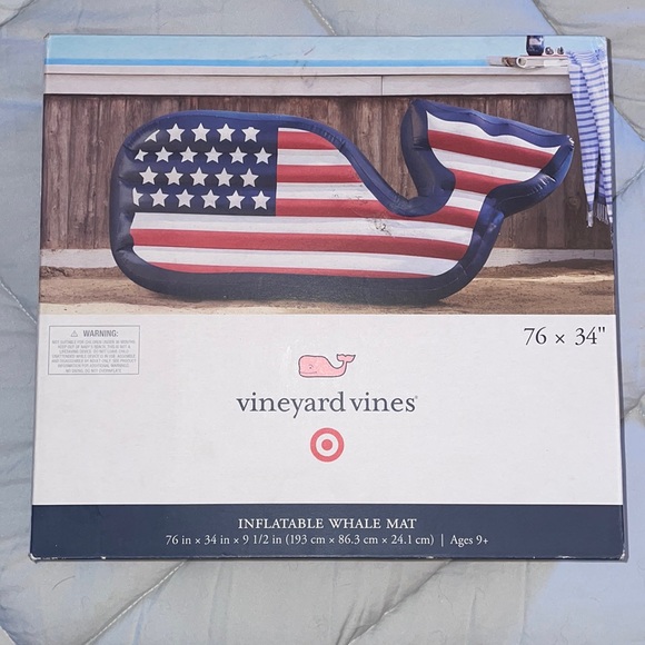 Vineyard Vines Other - Stars & Stripes Whale Raft